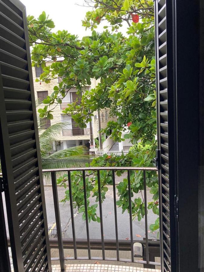 Apartamento Praia Da Enseada Гуаружа Екстериор снимка
