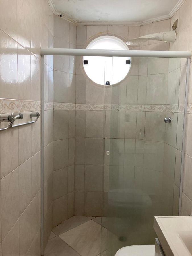 Apartamento Praia Da Enseada Гуаружа Екстериор снимка