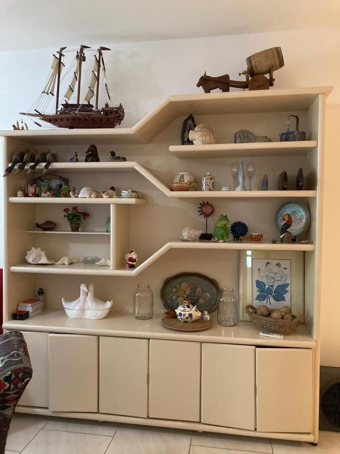 Apartamento Praia Da Enseada Гуаружа Екстериор снимка